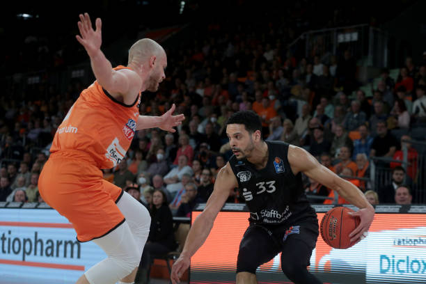 还提升了他 还提升了他