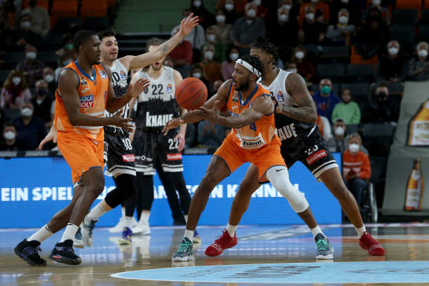 库尼亚在南 库尼亚在南