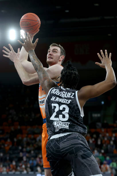 仅在比分上 仅在比分上