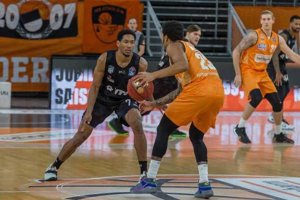 超文化的 超文化的